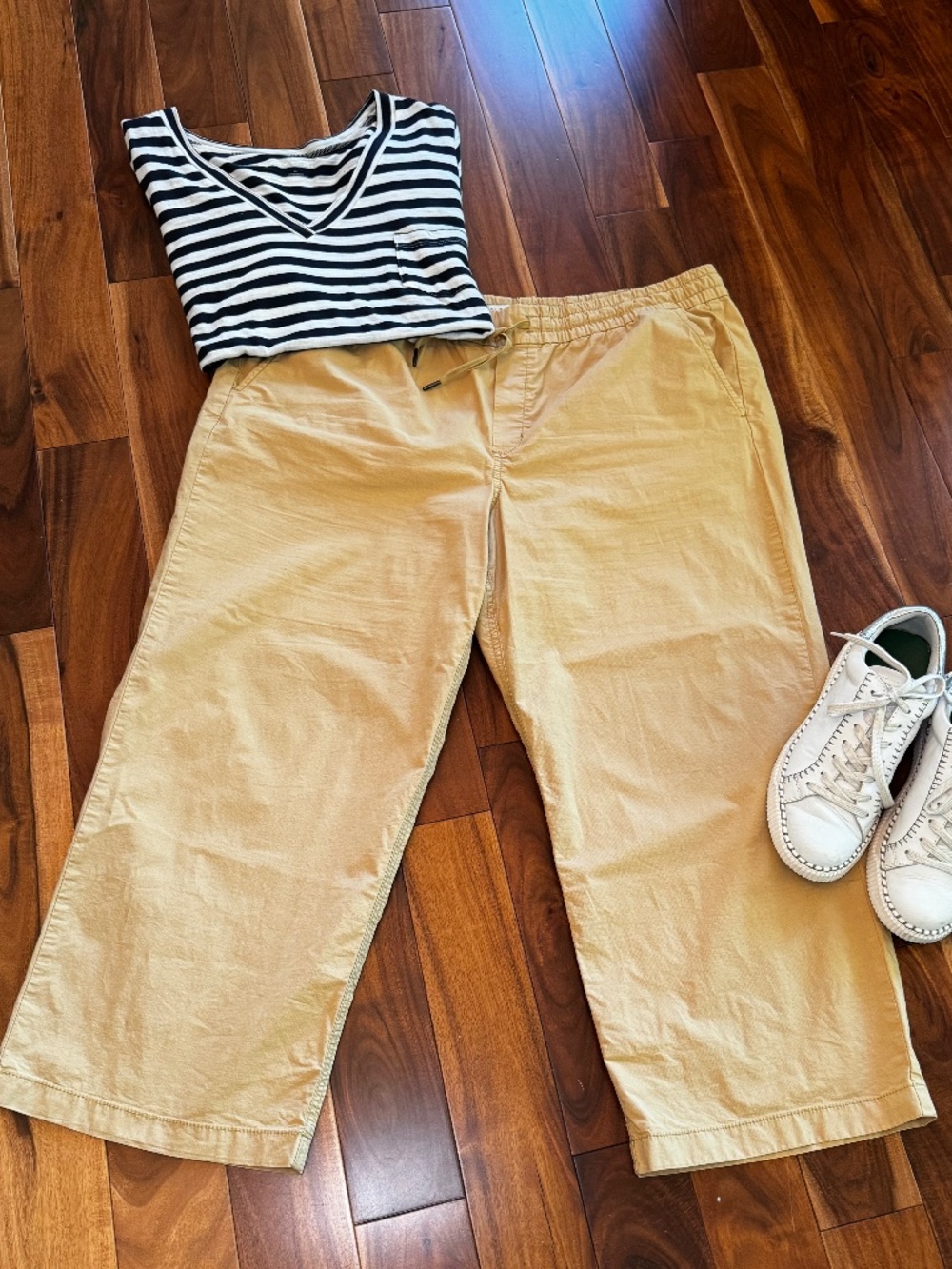 L.L. Bean Women's Stretch RipStop pull on pants XL  excellent condition